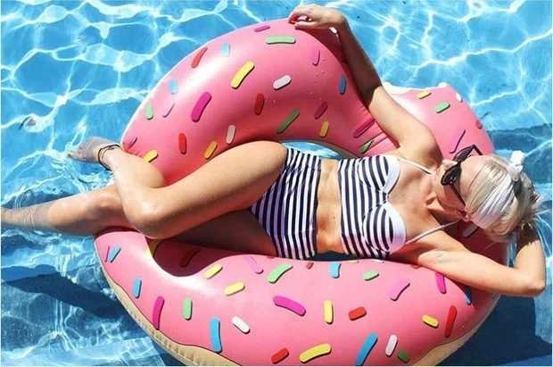 Extra Large Inflatable Donut Swim Ring Lifesaver Float Seat For Adults Summer Childrens Pool Party Toy - 2 Extra Large Inflatable Donut Swim Ring Lifesaver Float Seat For Adults Summer Childrens Pool Party Toy - 2