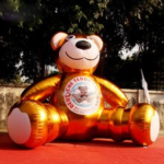 Customized 5x4 Meters Giant Inflatable Golden Bear Mascot For Decoration Toys