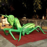 6 4x4 6x4 Meters Inflatable Praying Mantis Cartoon Custom Made Insect Model For Decorating